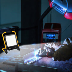 SWANEW LED Baustrahler 50W-200W, Arbeitsleuchte IP66 Wasserdicht, LED-Strahler mit 3M Kabel, und Faltbarer Ständer, 6000K Kaltweiß Fluter für Werkstatt (mit Stecker)